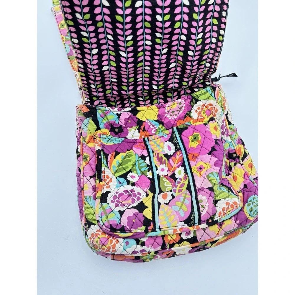 Vera Bradley Floral Quilted Crossbody Messenger‎ Bag Pink Black Boho